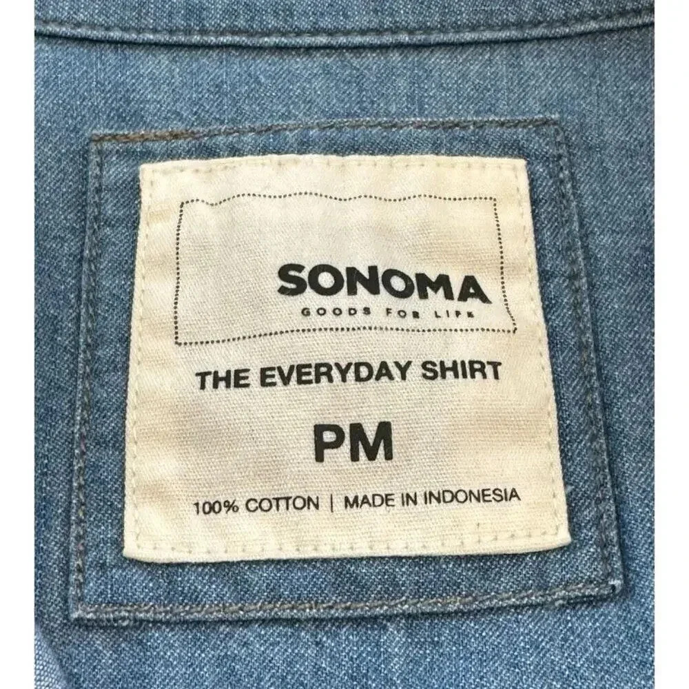 Sonoma Women’s Petite Medium “The Everyday Shirt” Denim Button Down - Picture 4 of 6